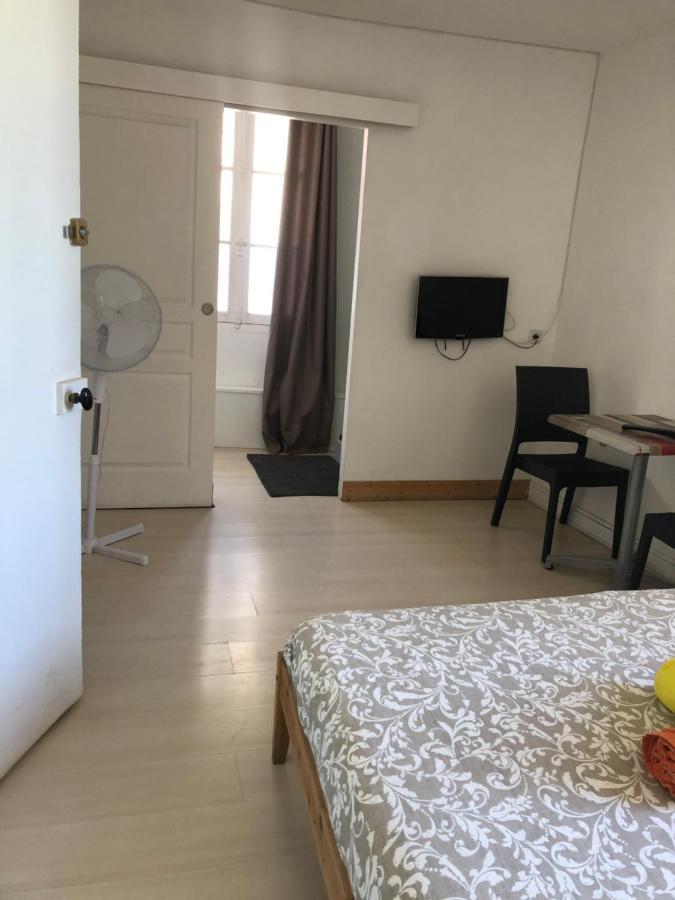 Les Demoiselles Hotell Honfleur Exteriör bild